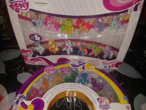 Le retailer de Wallmart, devenu celui de Carrefour dans nos contrées, ainsi que le retailer Rainbow Ponies de Toys'r'us.